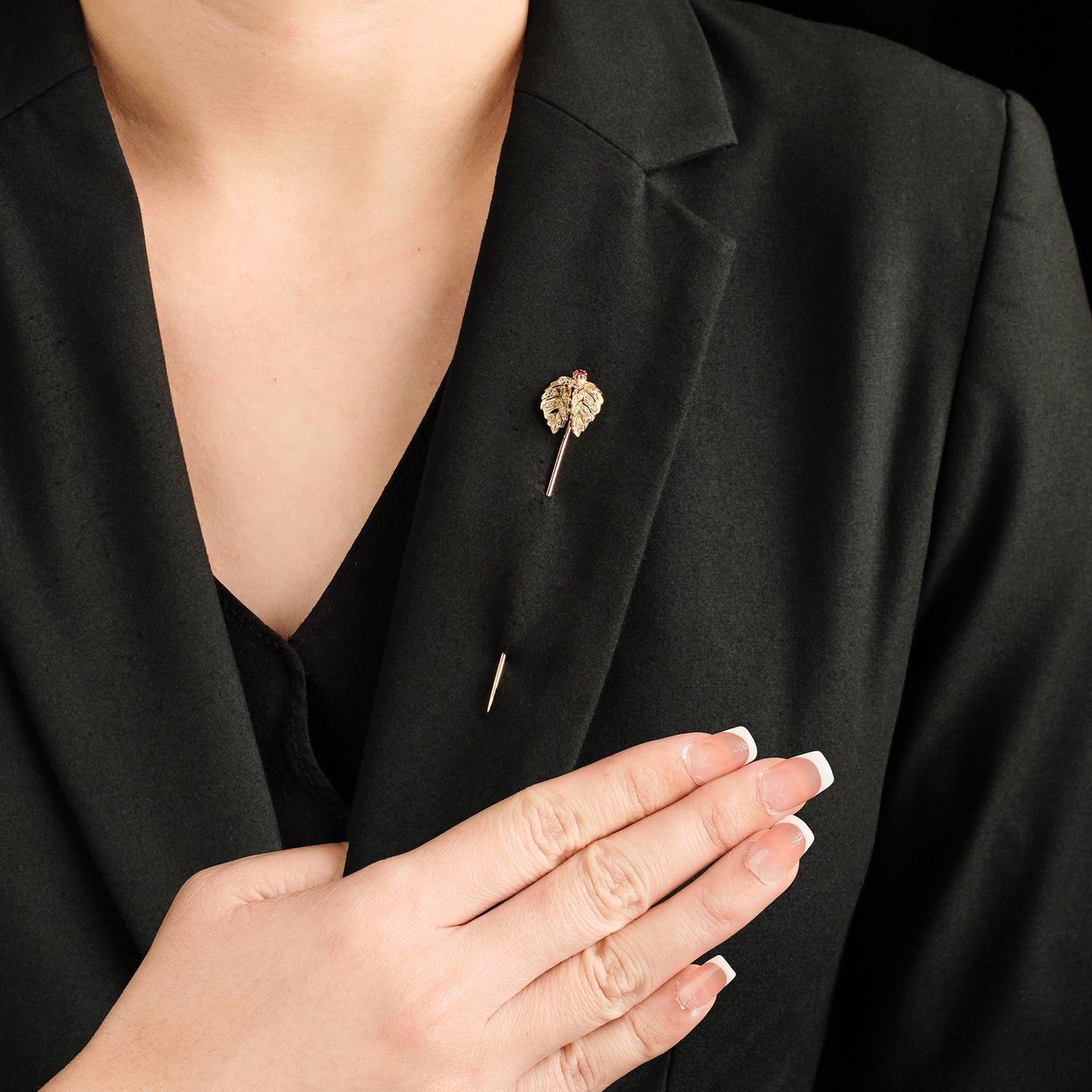 Antique Gold Leaves Stick Pin