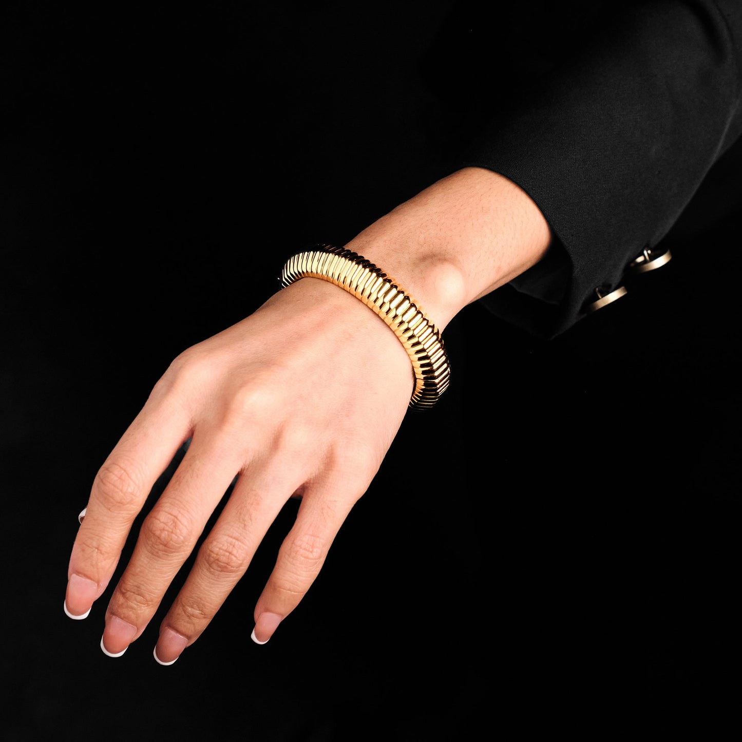 Tiffany & Co Ribbed Gold Bangle