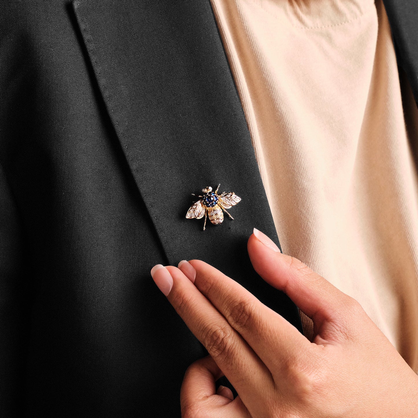 Vintage Bumblebee Sapphire Brooch