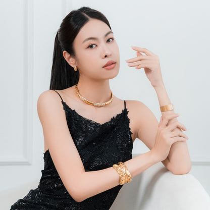 Chilleri Feather Bangle